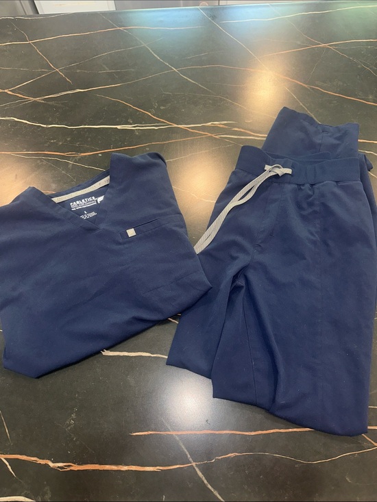 Fabletics Other - FABLETICS SCRUB SET